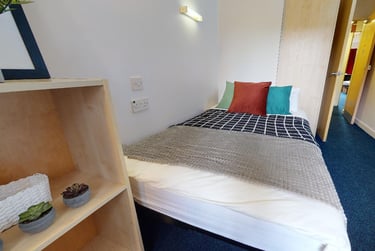 iQ Little Aspley House Student Halls, Firth Street, City Centre, Huddersfield, HD1 3BN - Image 2